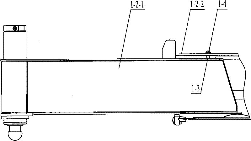 Leg adjusting device and mobile crane