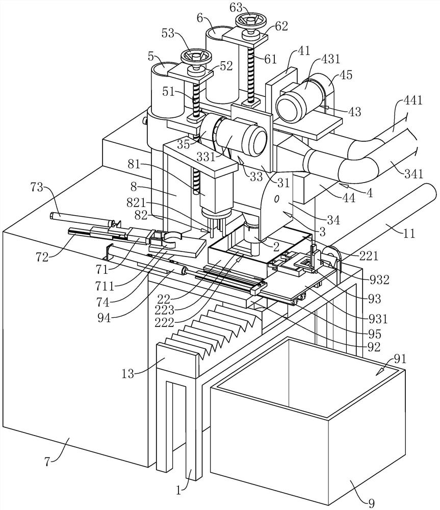 Brush head combing and trimming device