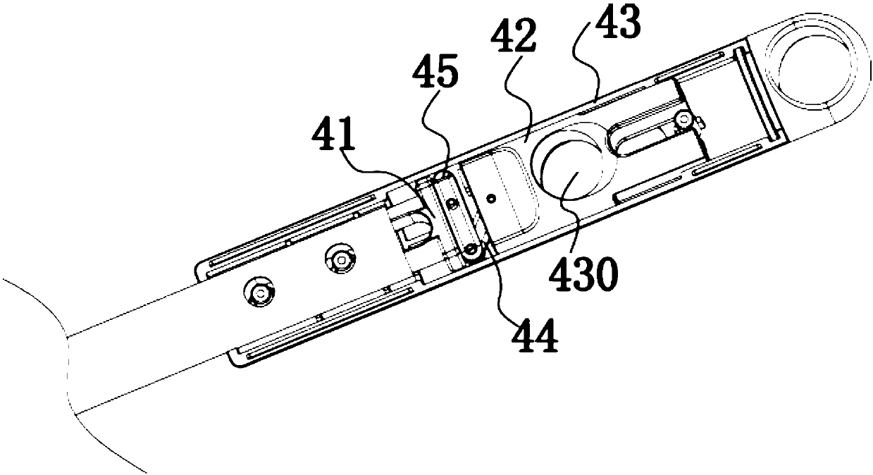 Liquid spraying cleaning tool capable of mopping and scraping window