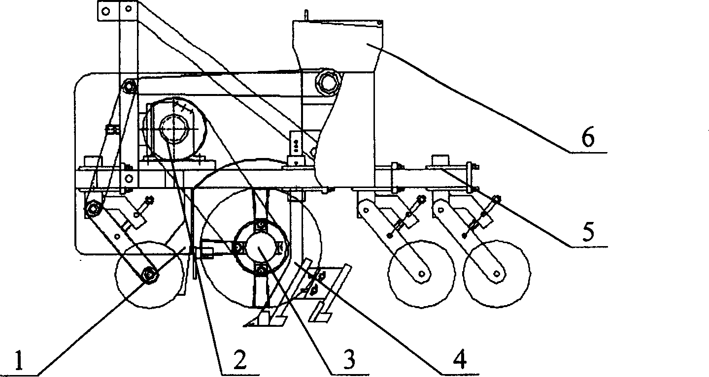 Line centering no-tillage sowing machine for wheat in farmland covered by corn stalk
