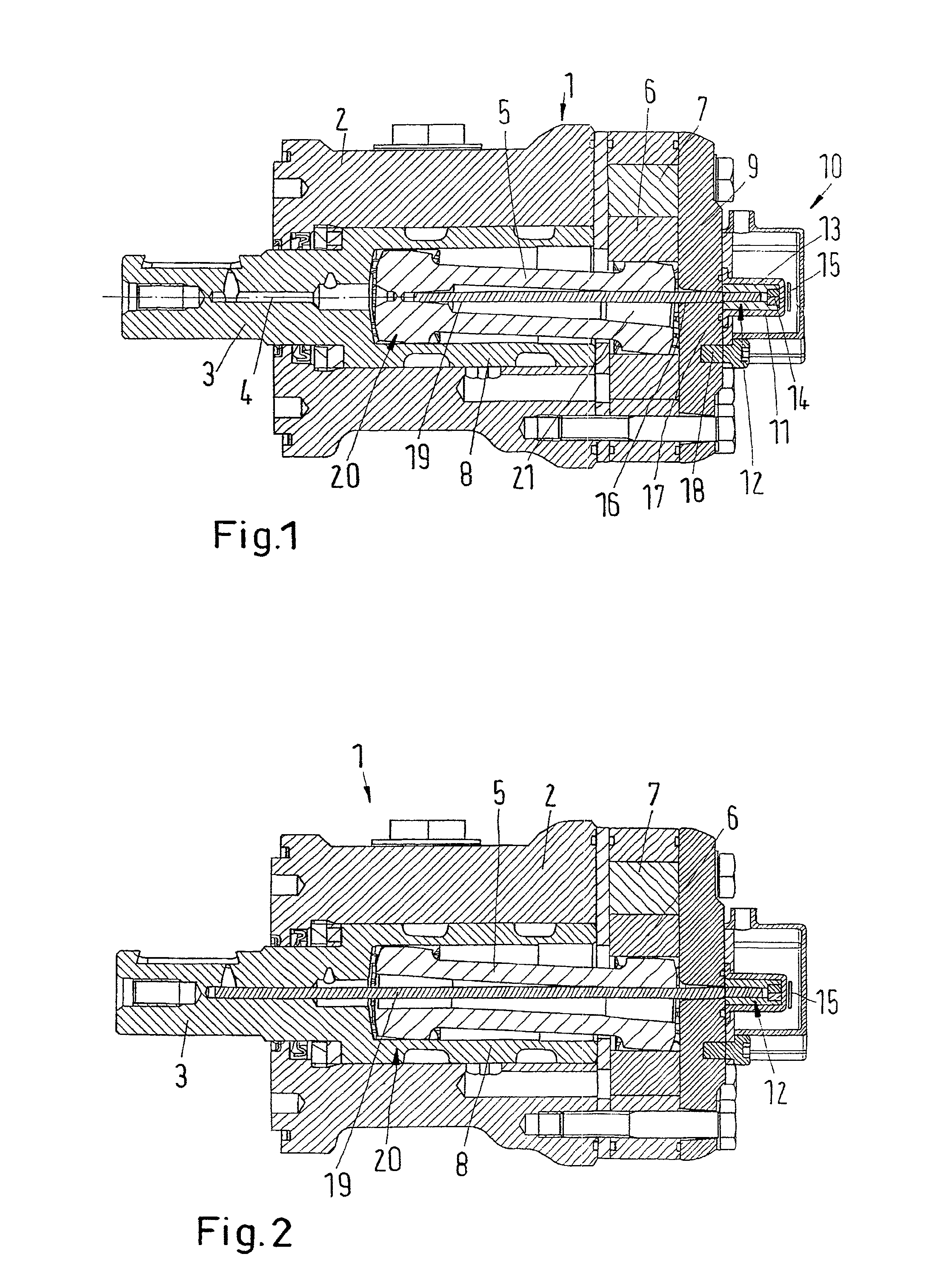 Fluid rotary machine with a sensor arrangement