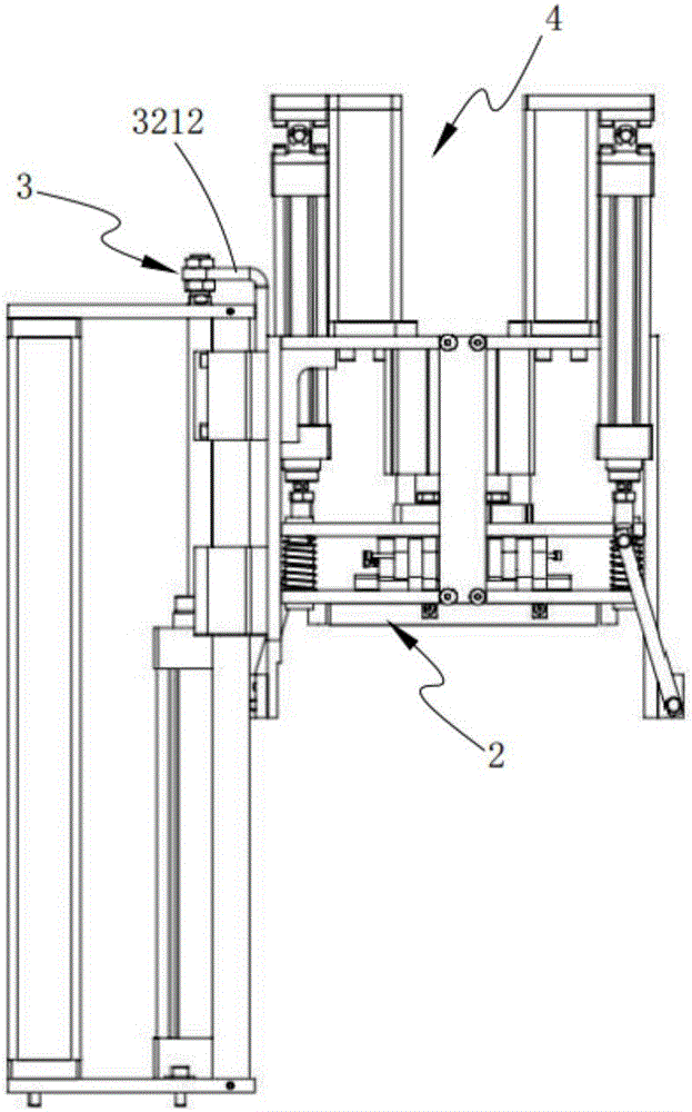 Automatic arranging and clamping equipment for battery pole groups and cast welding auxiliary device of using automatic arranging and clamping equipment