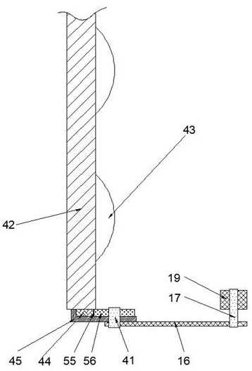 Roof solar panel mounting plate capable of delaying aging degree