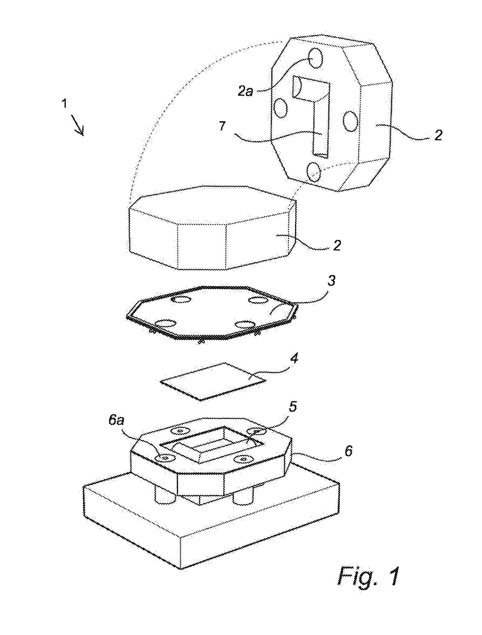 Tool arrangement with a protective non-woven protective layer