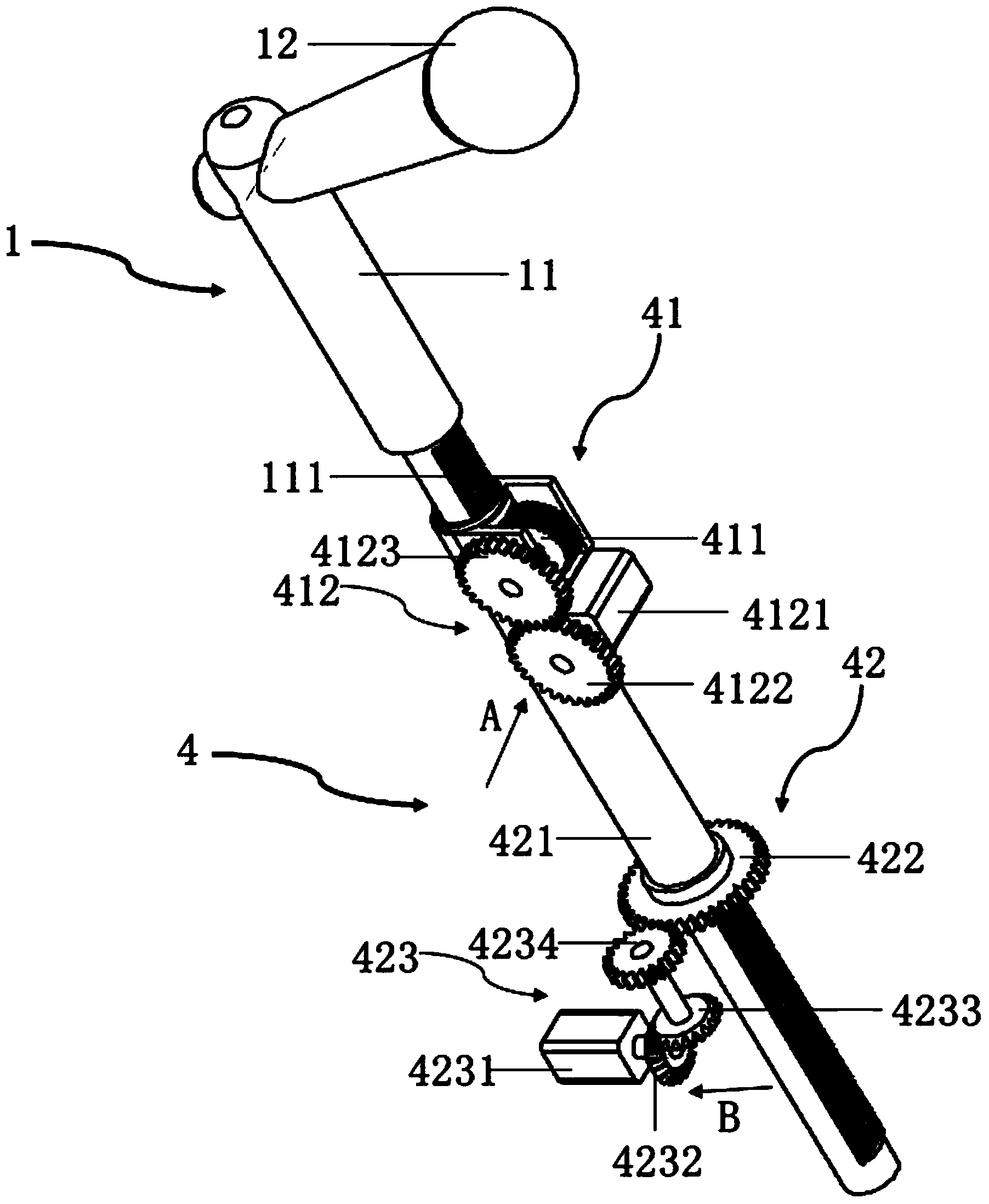 Voice-tracking microphone and control method of voice-tracking microphone
