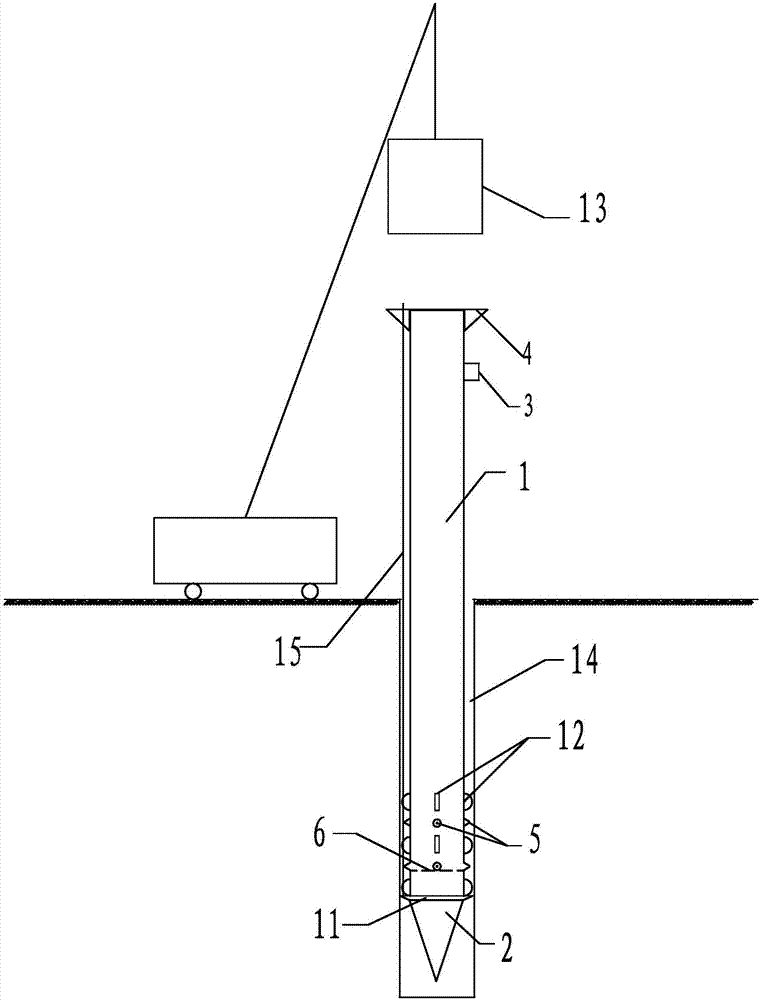 Collapsible loess compaction pile construction device and method capable of reducing thickness of falling soil