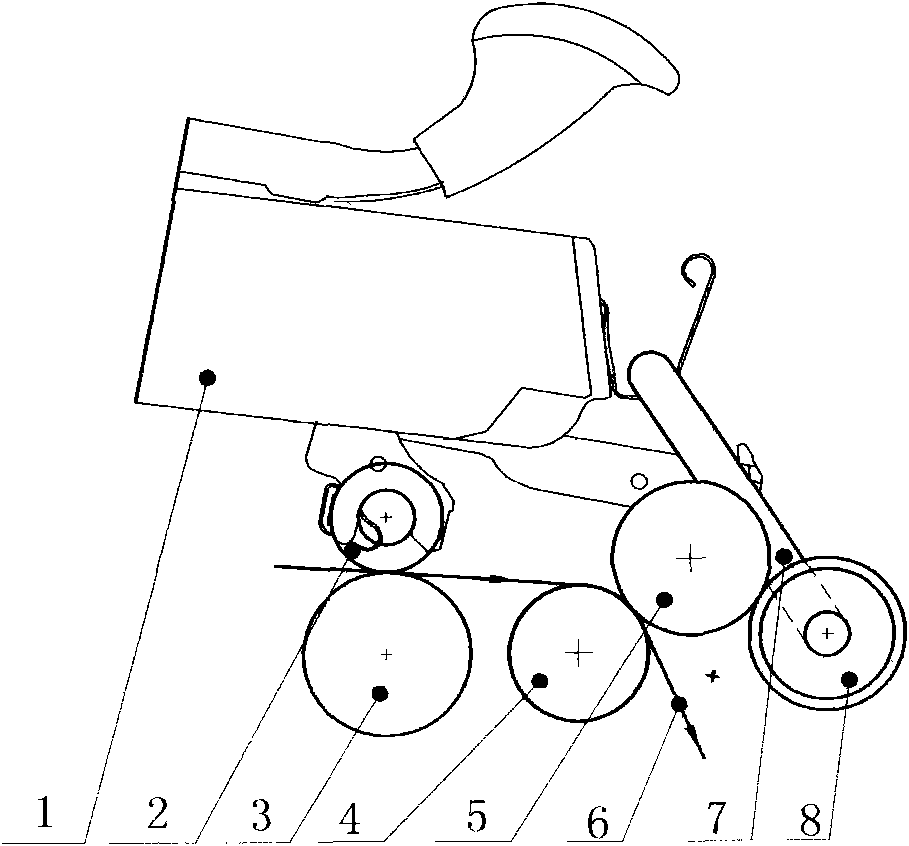 Crank arm type flying cotton removing device