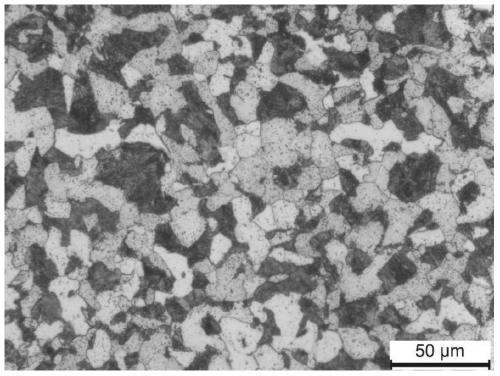 A medium and low carbon steel wire rod with excellent deformation properties and its production method