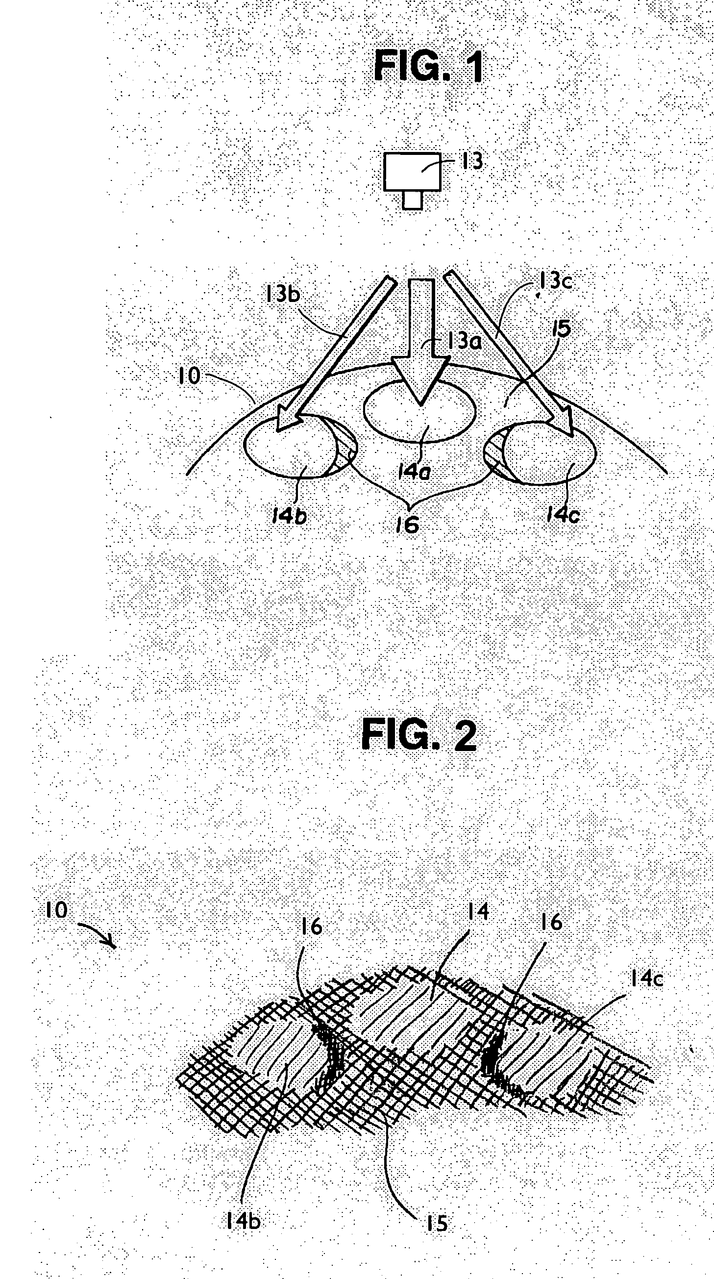 Apparatus and method for inspecting golf balls using infrared radiation