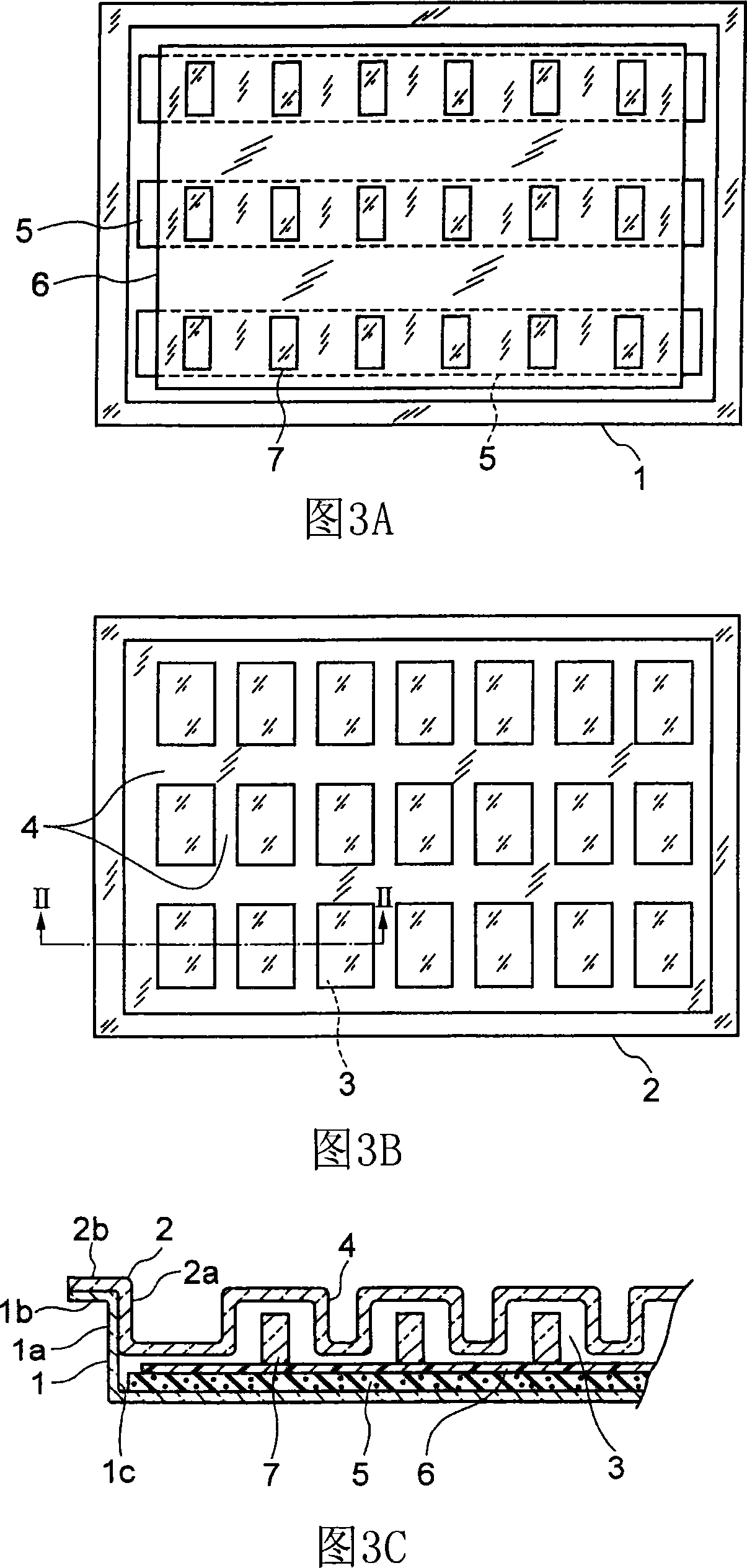 Shipping tray for optical elements, and optical element shipped therein