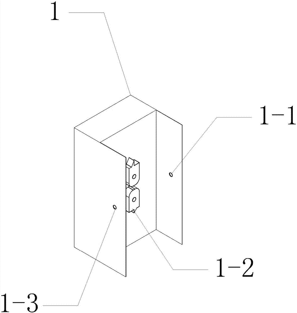 Full-automatic continuous reinforcement flow separation and packing device and packing method thereof