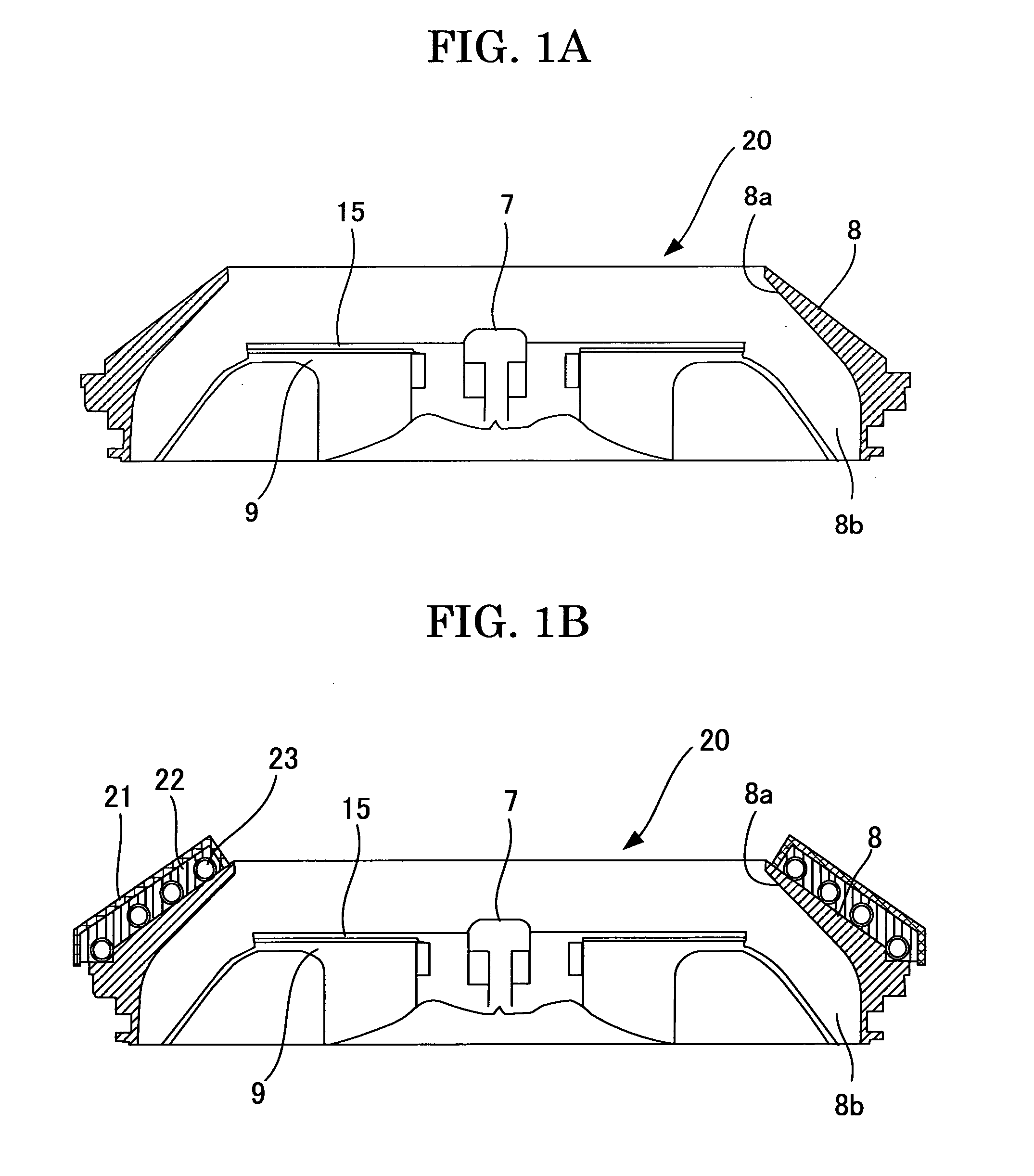 Spin coater, temperature controlling method of the same, optical disc production apparatus, and optical disc production method