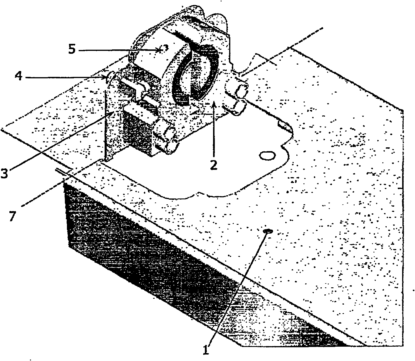 Luminaire having rotatable lampholder support