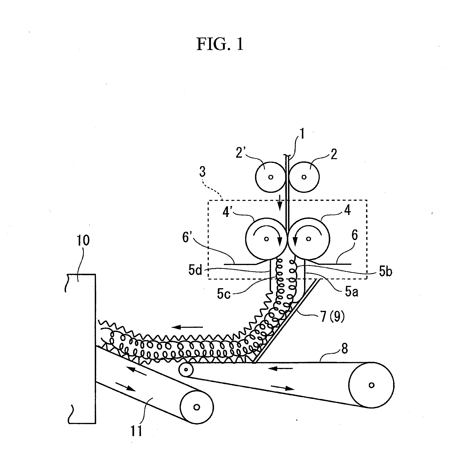 Apparatus for cutting and ejecting noodles, and noodle scraper