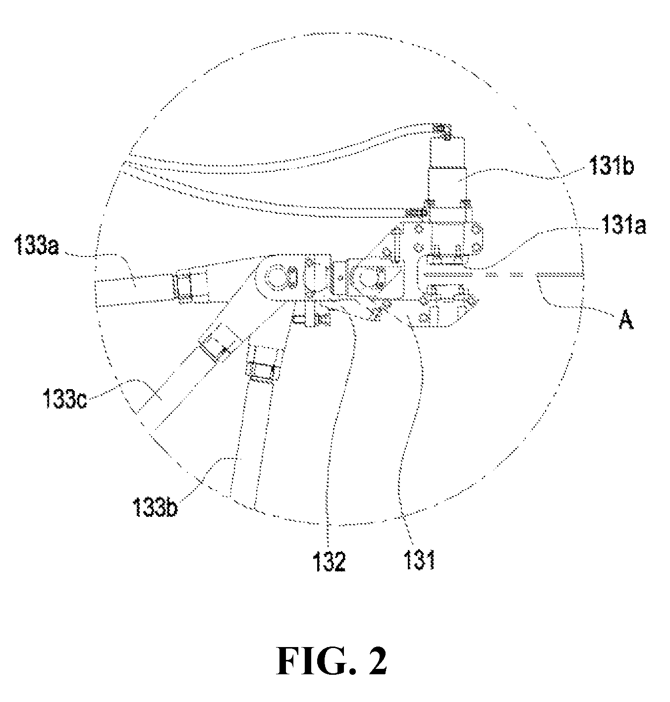 Multipoint stretch forming apparatus enabling individual clamping control for manufacturing a curved panel