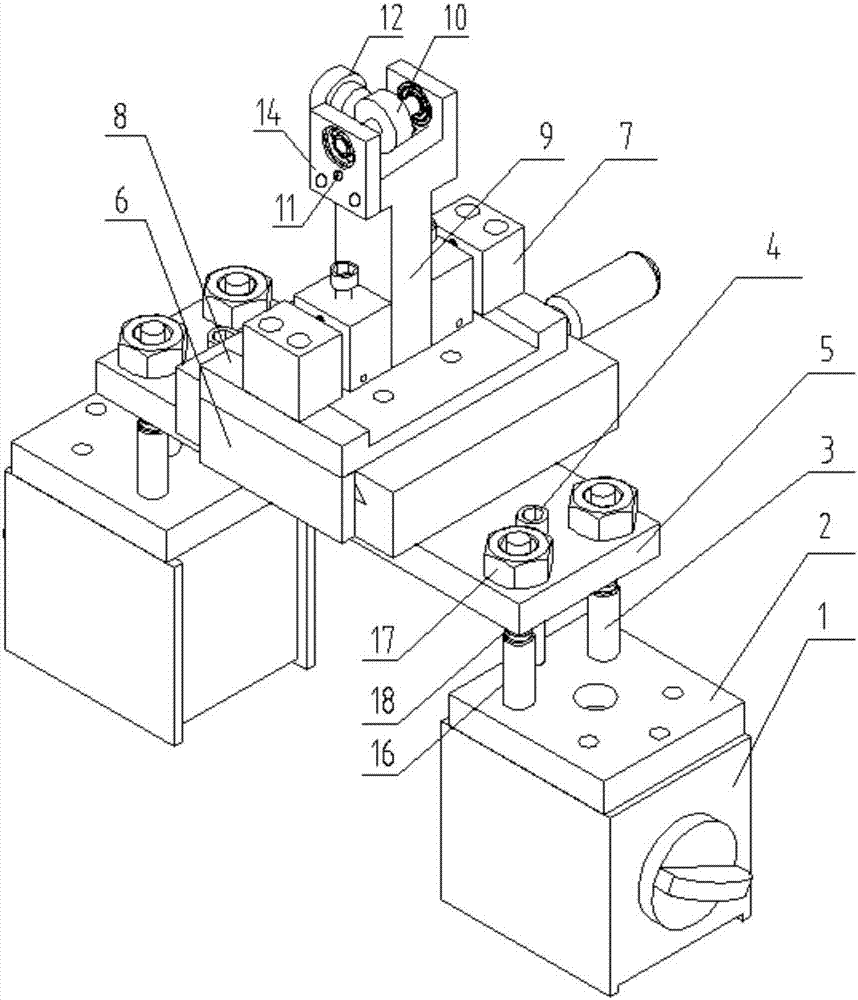 Self-oil gathering enhancing type roller path surface and preparation method thereof