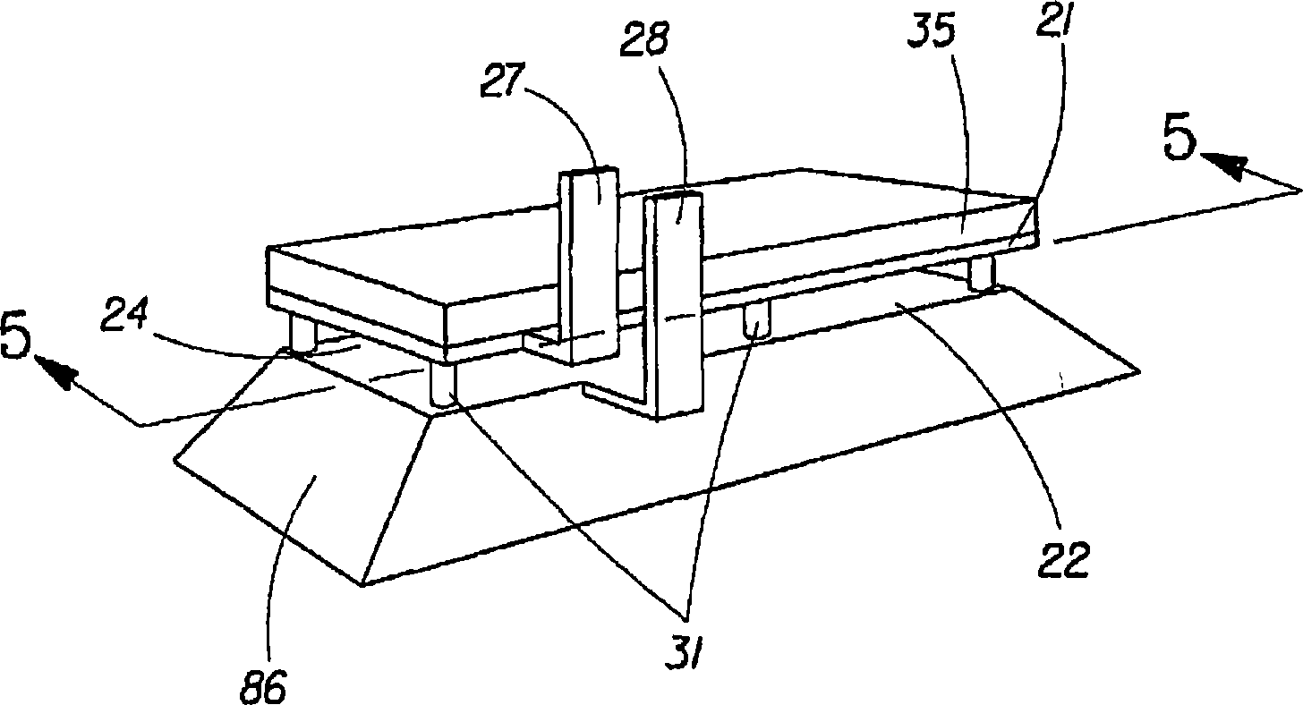 Electrolysis device for treating a reservoir of water