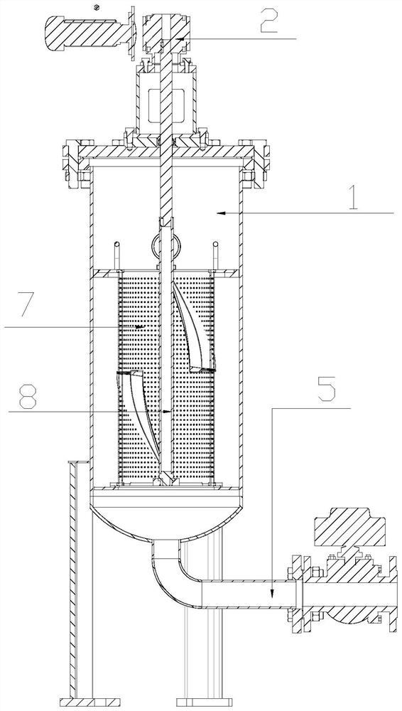 Filtering device for copper rod emulsion