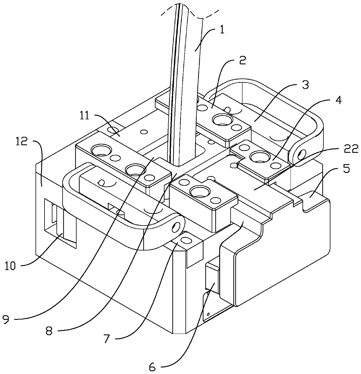 Punching die capable of reversing punching direction