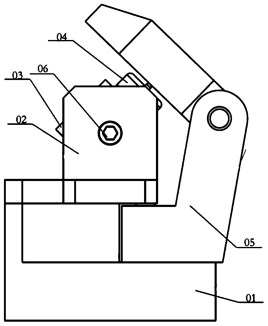 Mechanical paw clamping force detection device