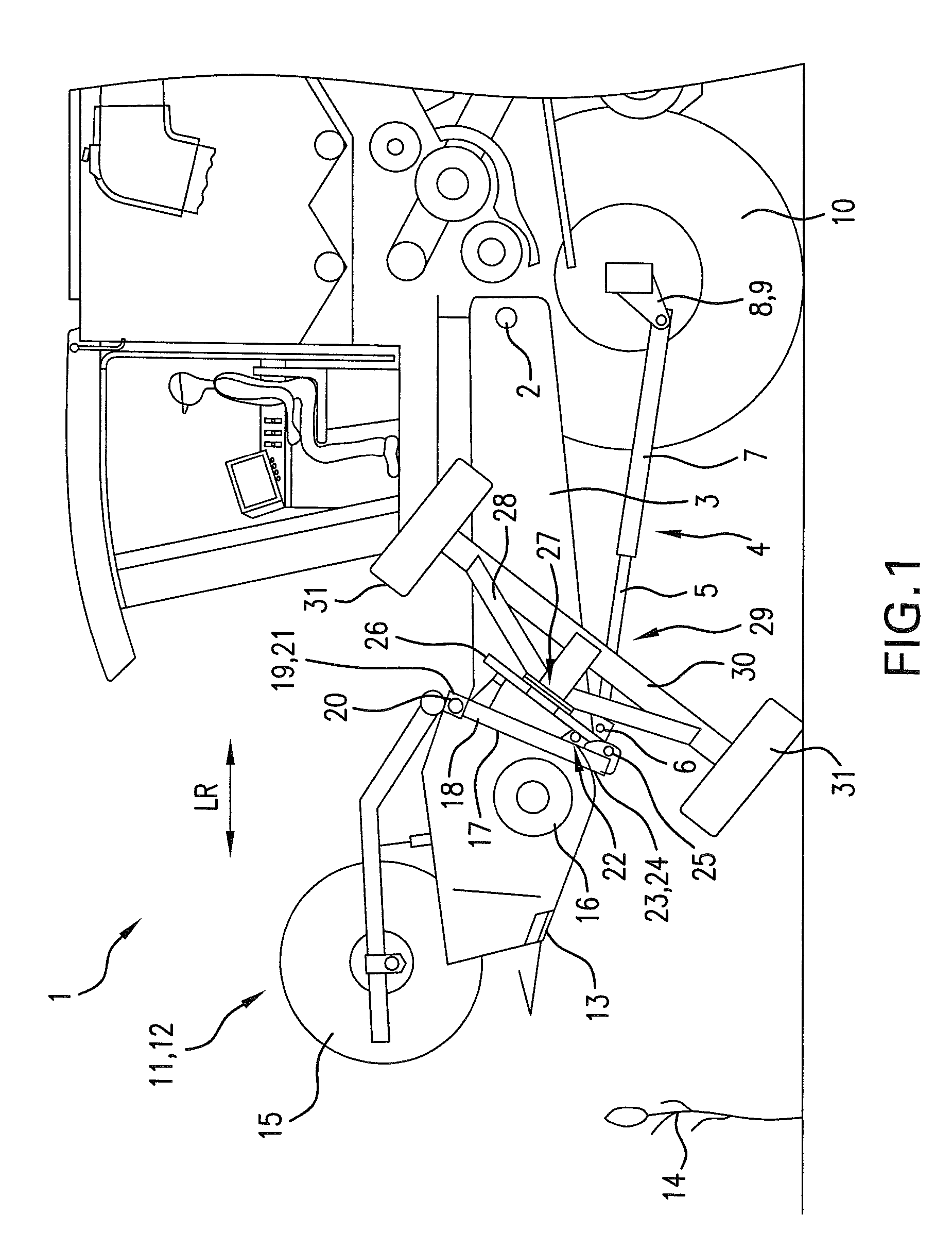 Agricultural working machine header support between transport and working positions
