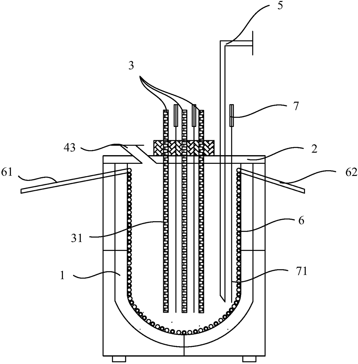 Solid salt heating and melting device and method