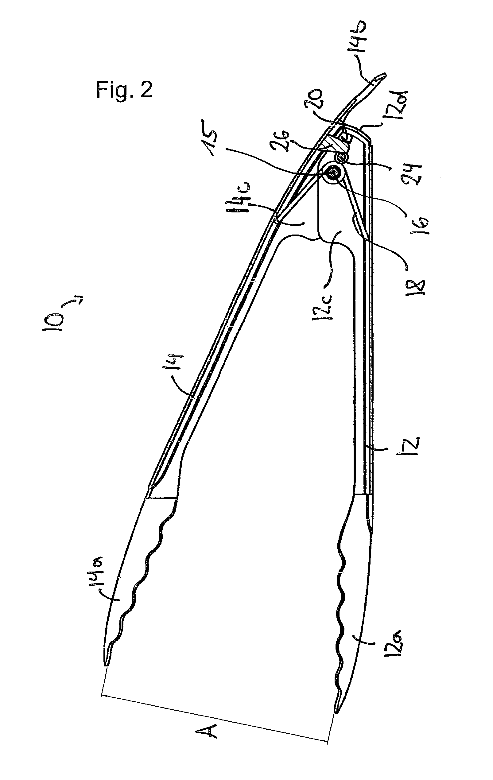 Pair of serving tongs which can be locked in a closed position