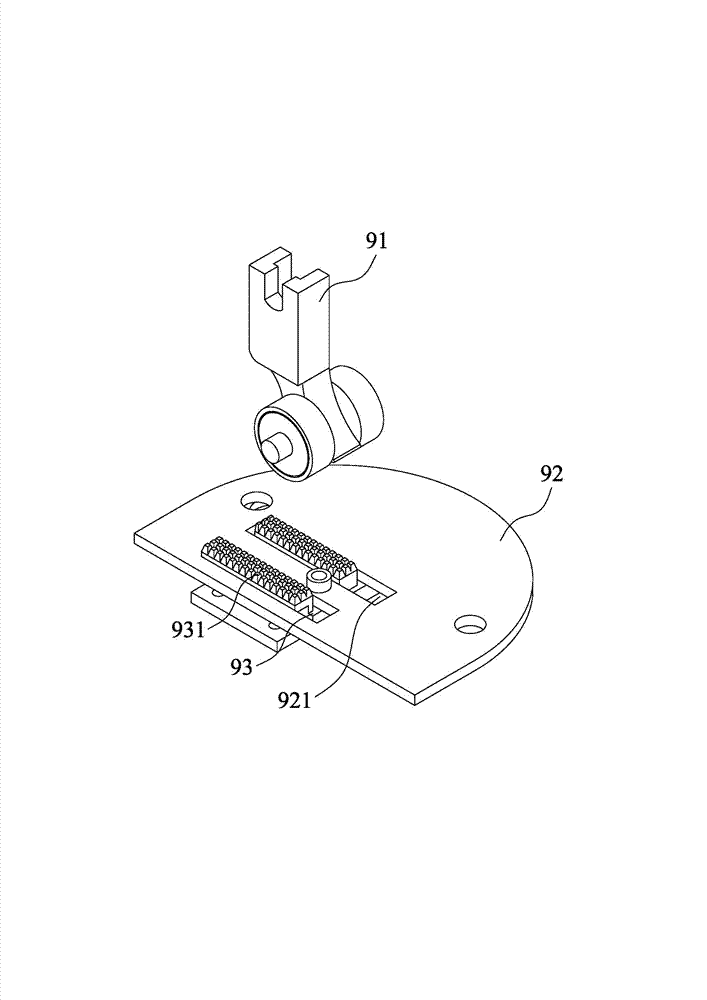 Cloth conveying method and cloth conveying device for sewing machine