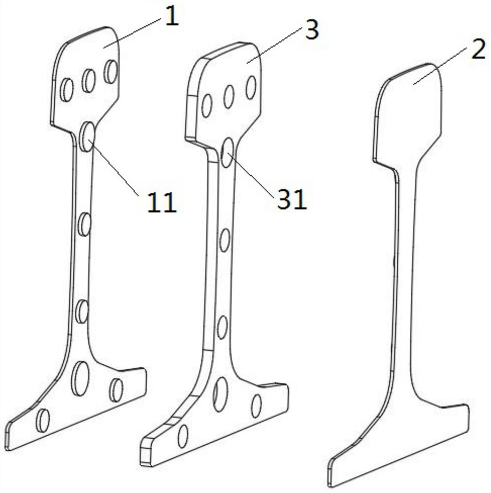 Combined rail end insulator capable of adapting to rail gap changes