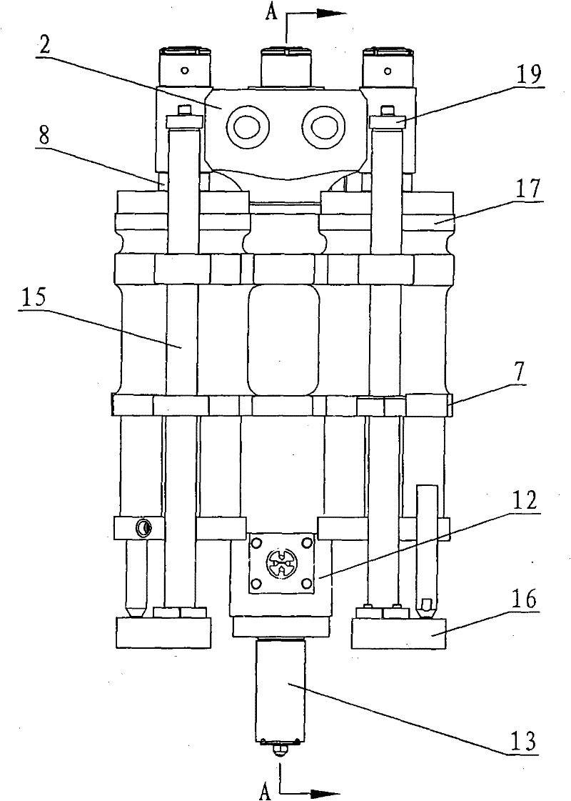 Rubber injection machine balance injection structure