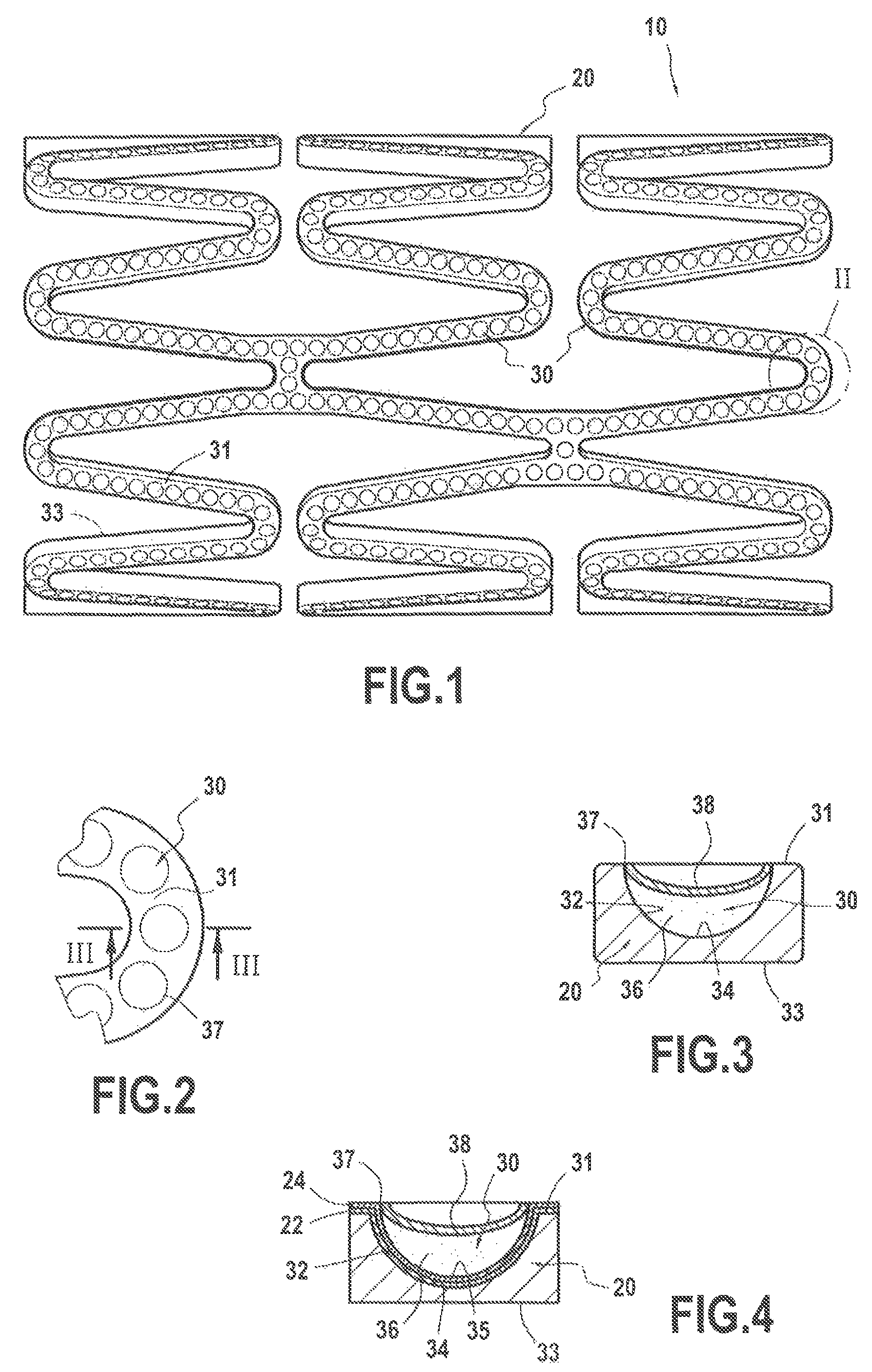 Implantable medical device including a protection/retaining layer for an active ingredient or drug, in particular a water-soluble one