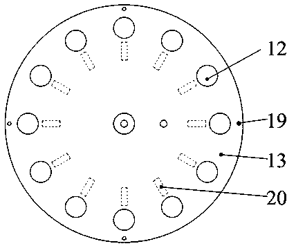 Pulp screening equipment based on airflow guiding and variable-diameter pressurizing rotary screen