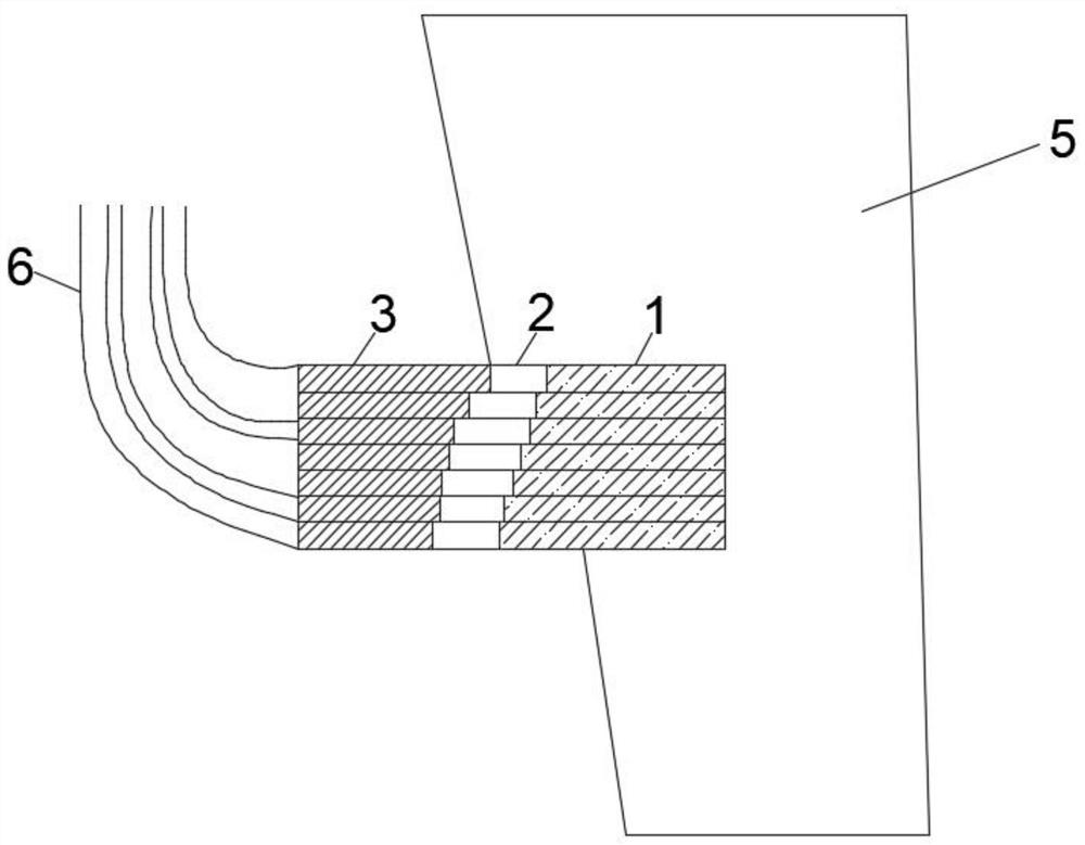 A bionic three-phase tissue engineering scaffold