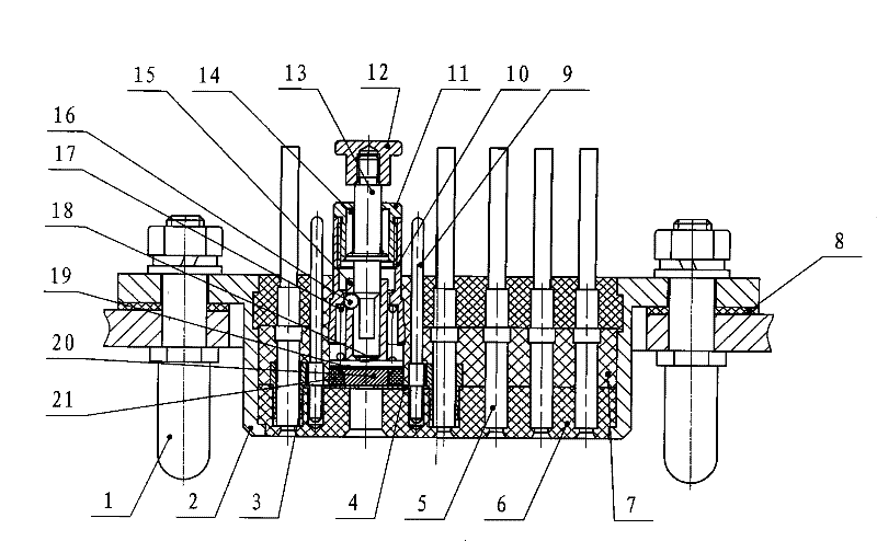 Electrical connector with automatic retaining mechanism and short-circuit module