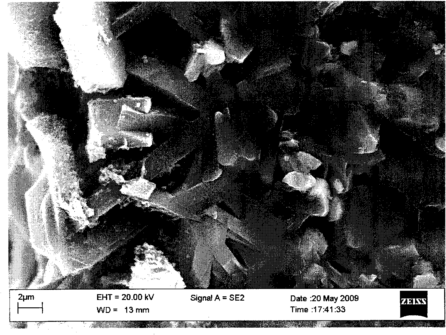 Porous zeolite molecular sieve coating material on surface of silicon carbide ceramics and preparation method thereof