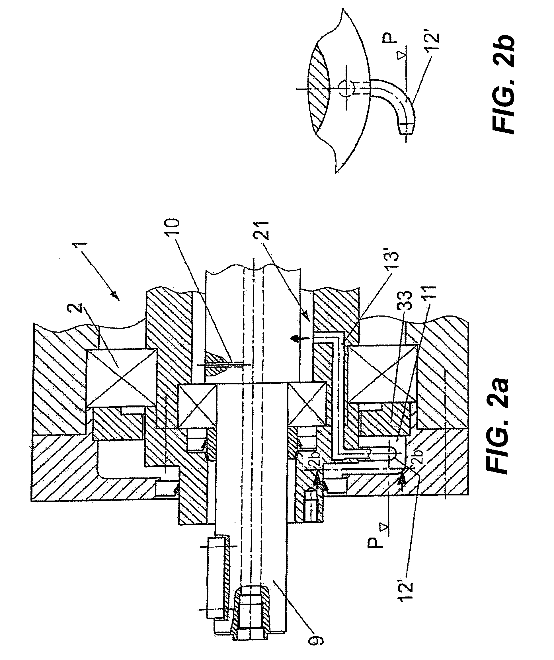 Gear apparatus for a centrifuge including a drive shaft having two hollow longitudinal channels for lubricating the gear apparatus via an associated lubricant compensating system