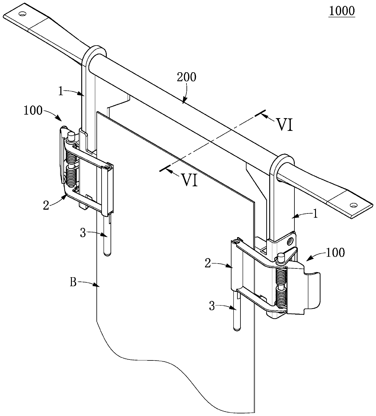 Plate hanging device and clamping arm thereof