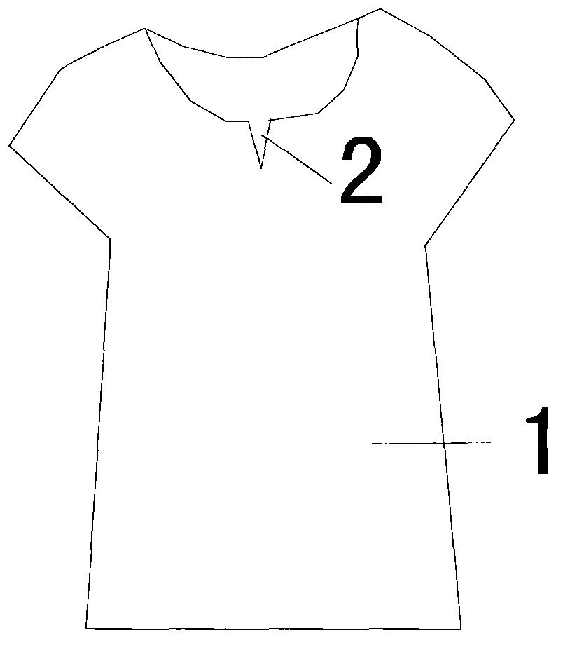 Short-sleeved shirt with irregularly arrayed weft fibers and opening