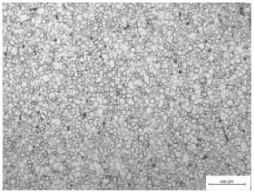A calcium-containing rare earth magnesium alloy plate with high room temperature formability and its preparation method