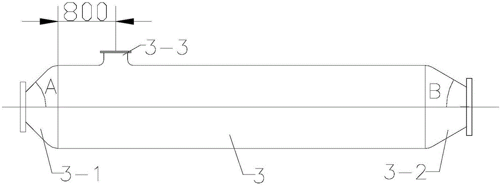 Medium-consistency beating feeding device and feeding method for stabilizing beating strength