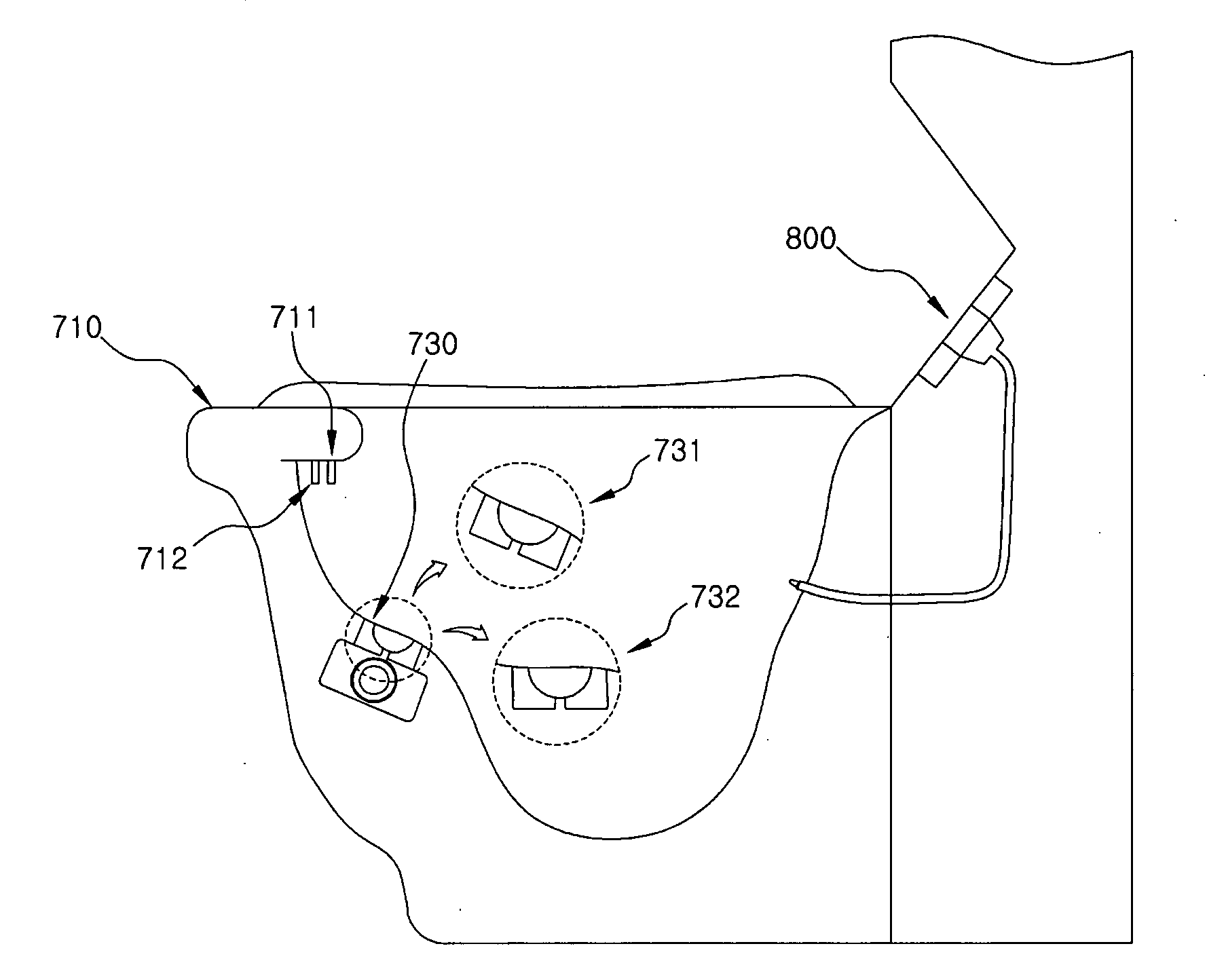Apparatus for analyzing components of urine by using atr and method thereof