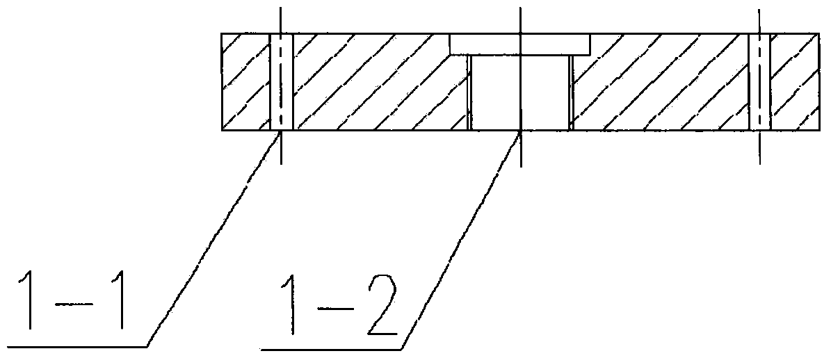 Tool for assembling photoelectric turntable motor