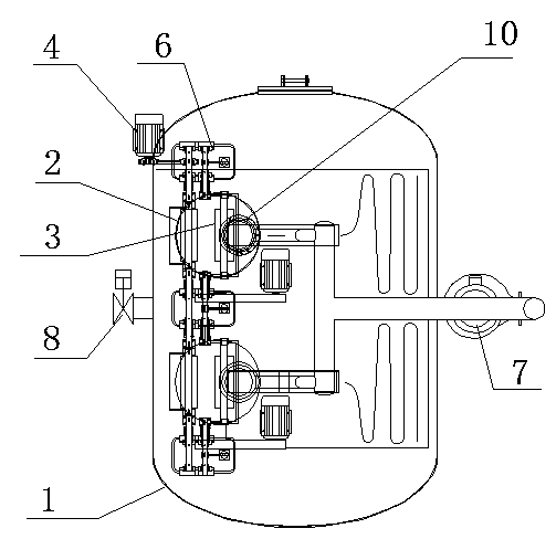 Dyeing machine with squeezing device