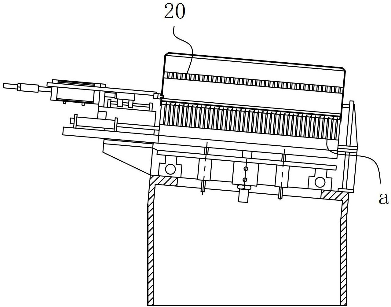 Material guiding mechanism based on heat radiator