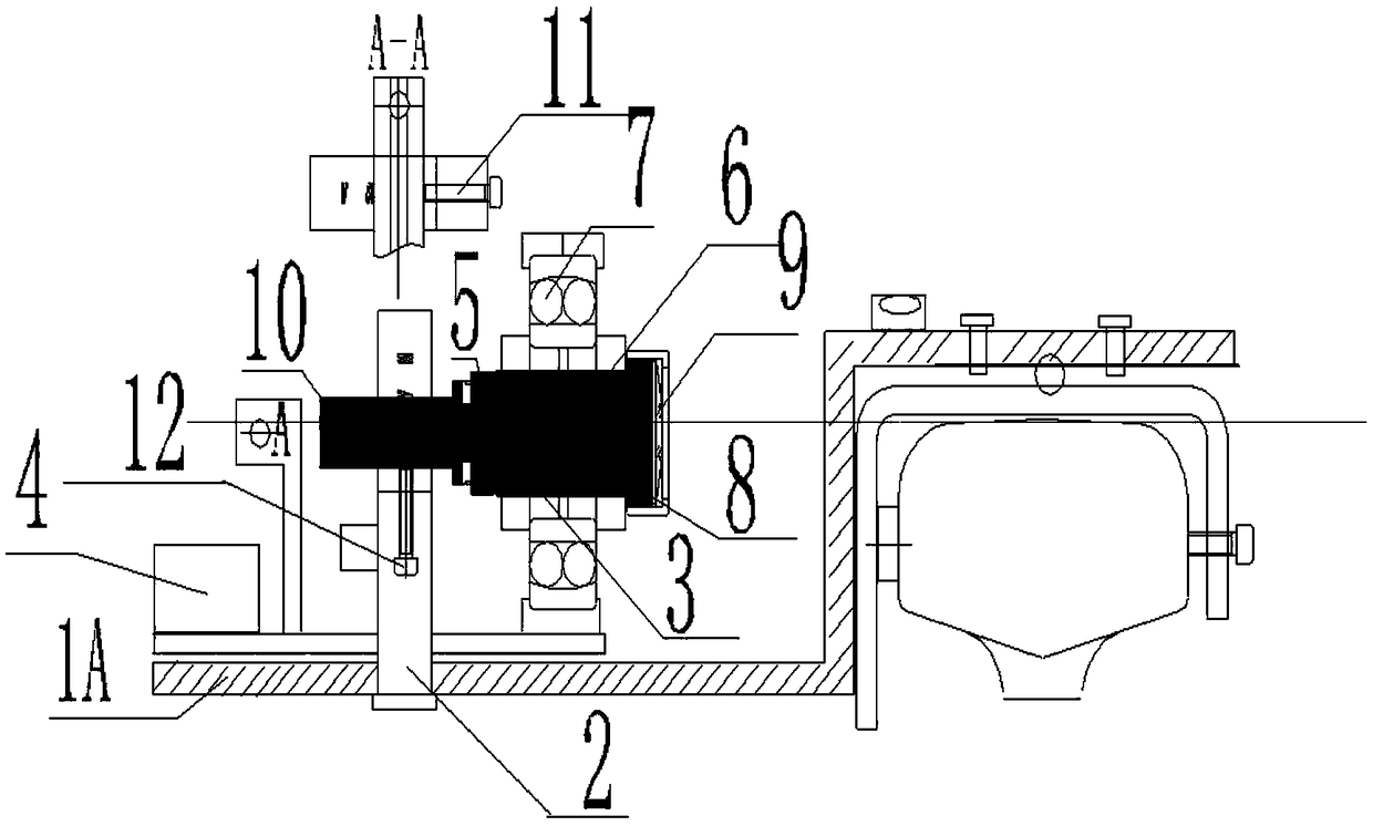 Continuous detection device and method for smoothness of rails