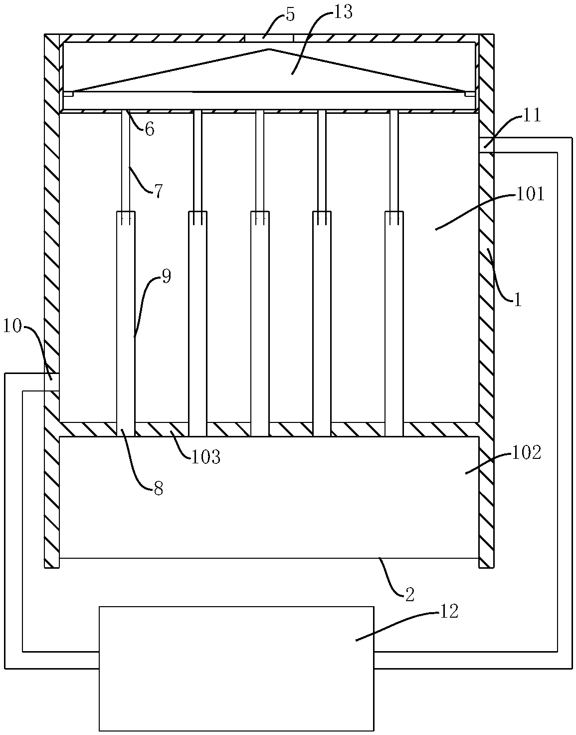 Condensing device for distilling procedure in wine brewing