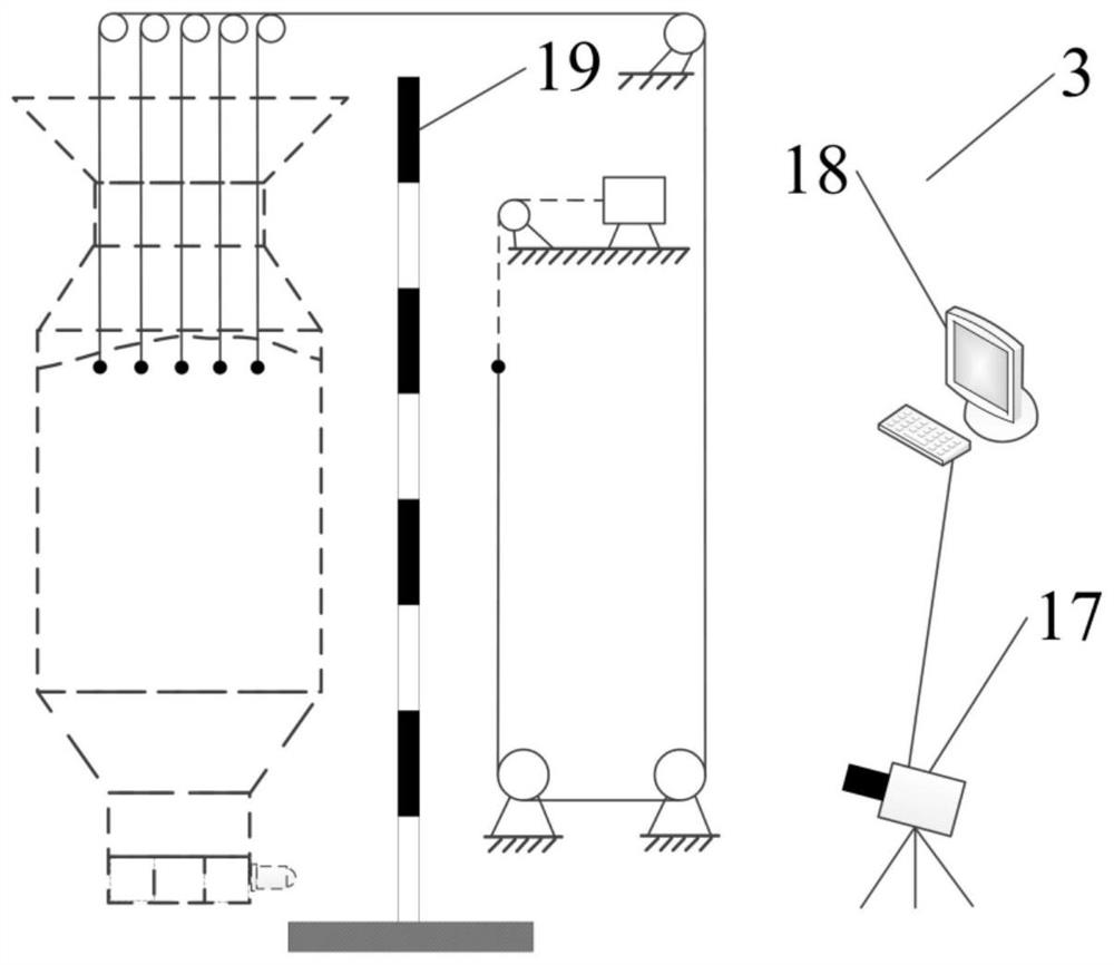 Tracer chain detection method and device for tracking flow track and speed of bulk material