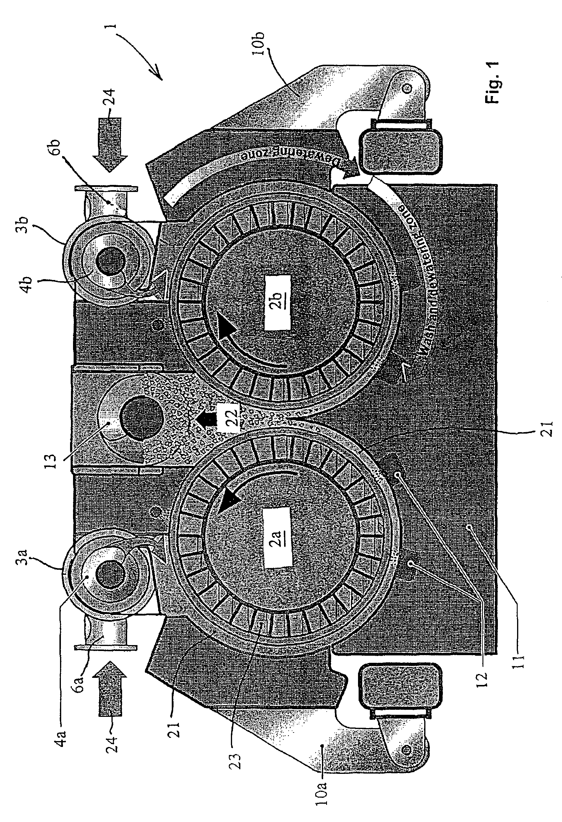 Method for distributing cellulose pulp of low and medium consistency in order to form a uniform pulp web