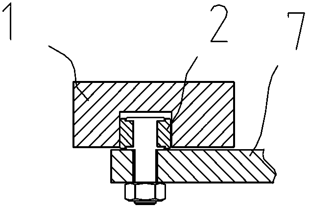 Chip-free cutting apparatus used for plastic section bar