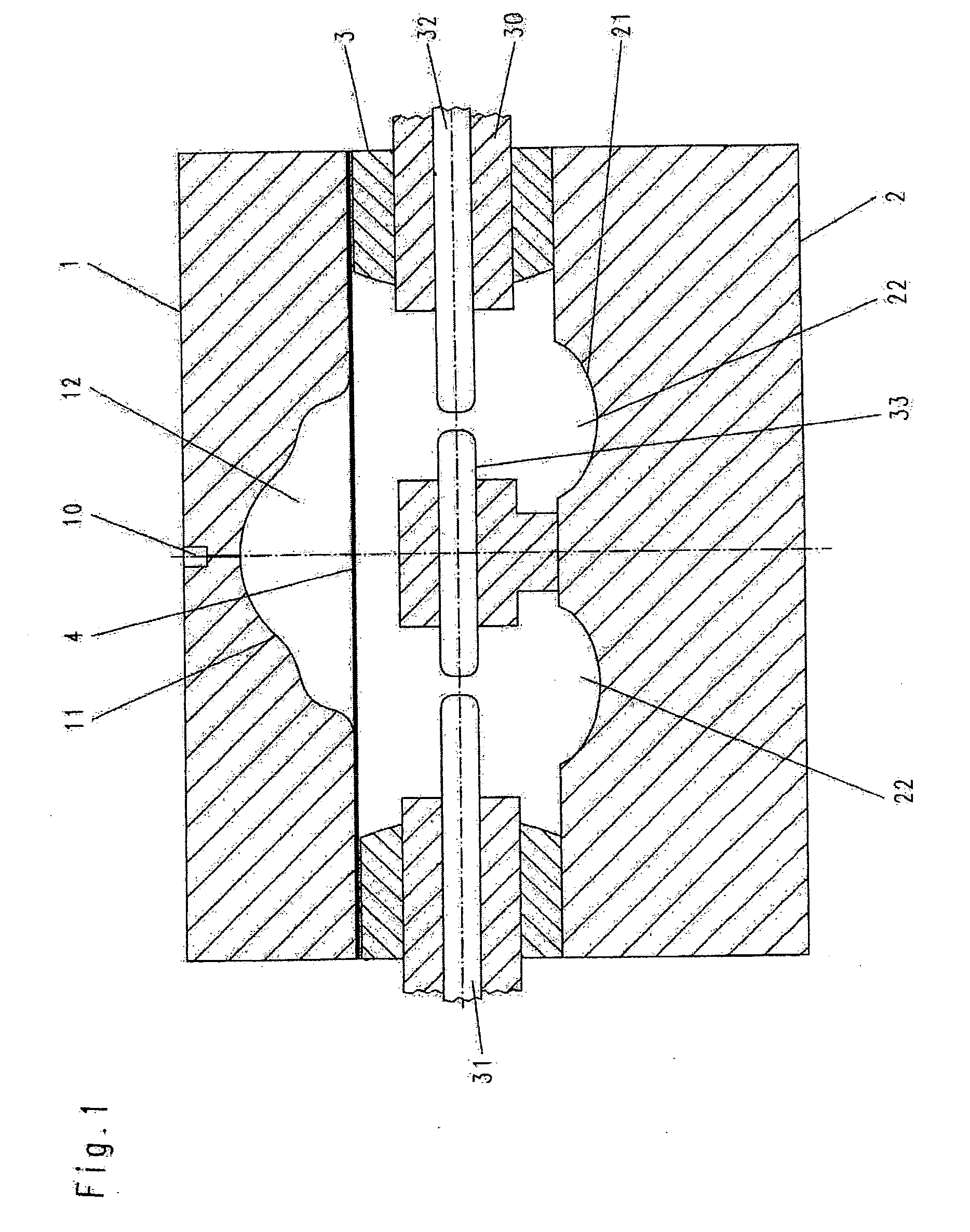 Device for electrohydraulic forming of sheet metal